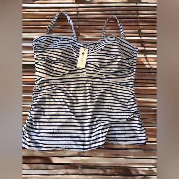 NWT  Women’s Plus Size 2 Piece Tankini With Bikini Bottom Swimsuit Size 20W - Picture 11 of 15